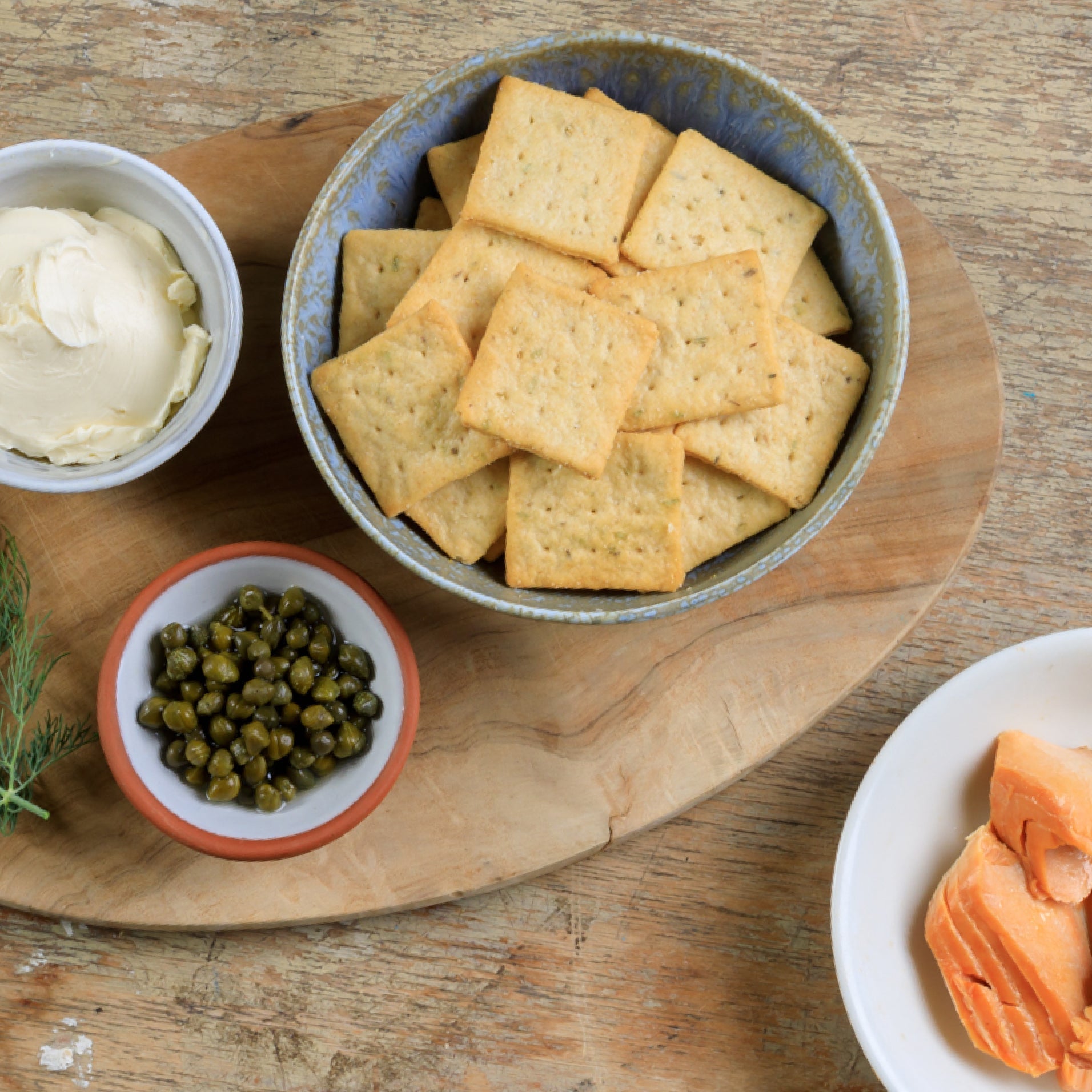 Organic Rosemary Garlic Crackers - Tiny Noms